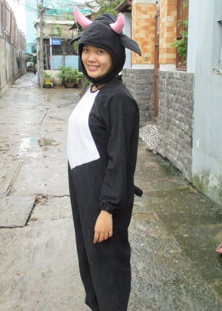 Đồ thú hở mặt, đồ hóa trang con dê đen