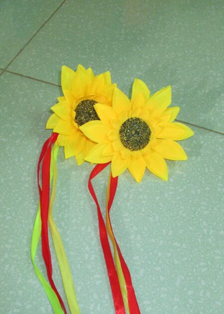 Hoa hướng dương cầm tay