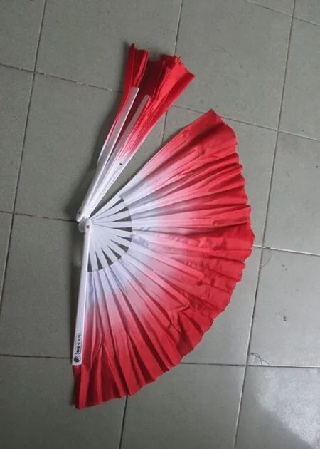 Quạt lụa nan nhựa đỏ