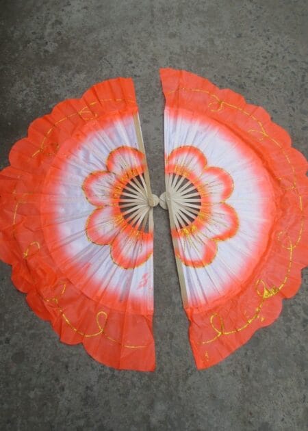 Quạt múa nan tre hoa đào