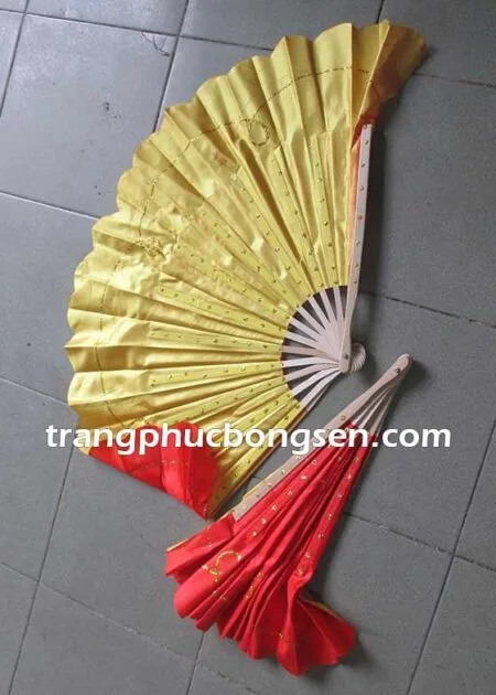 Quạt nan gỗ 2 mặt 2 màu