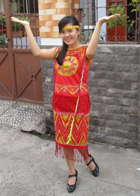Tây Nguyên nữ - Áo sát nách váy nhung đỏ