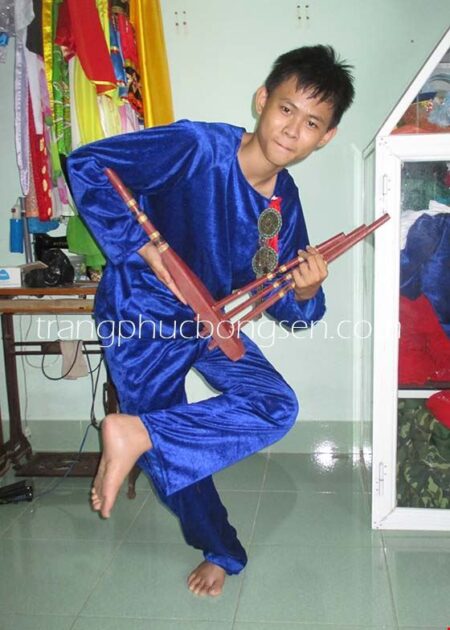 Trang phục dân tộc Mèo nam nhung xanh biển