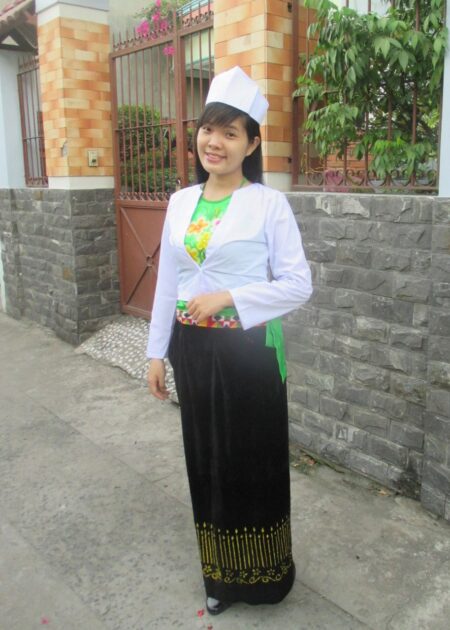 Trang phục dân tộc Mường (nữ)