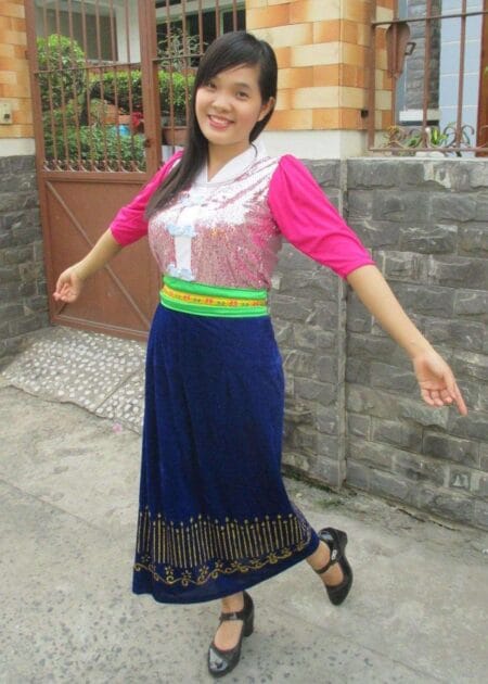 Trang phục dân tộc Thái kim sa hồng