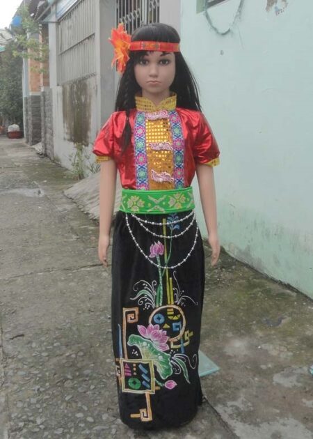 Trang phục dân tộc Thái mầm non nữ áo nhung đỏ váy đen