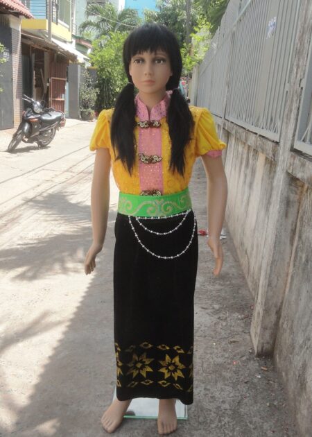 Trang phục dân tộc Thái tiểu học vàng