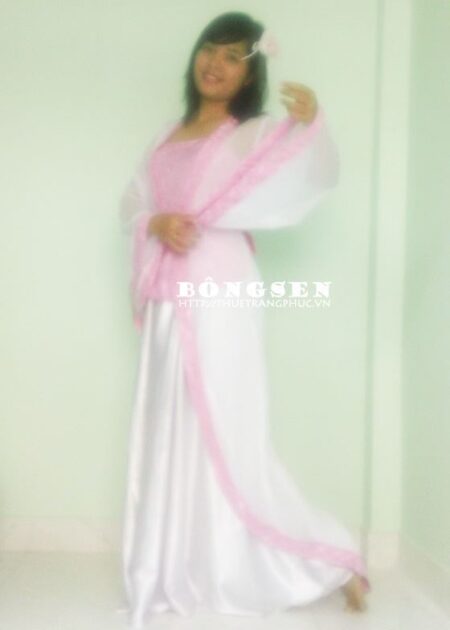 Trang phục Hằng Nga (chị Hằng) màu hồng