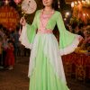 thuê đồ Hằng Nga, trang phục chị Hằng tại tphcm