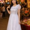 trang phục Hằng Nga kim sa trắng bèo cổ