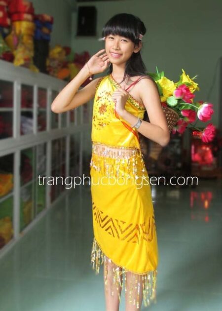 Trang phục Tây Nguyên trẻ em áo nhung vàng chéo vai + váy rời