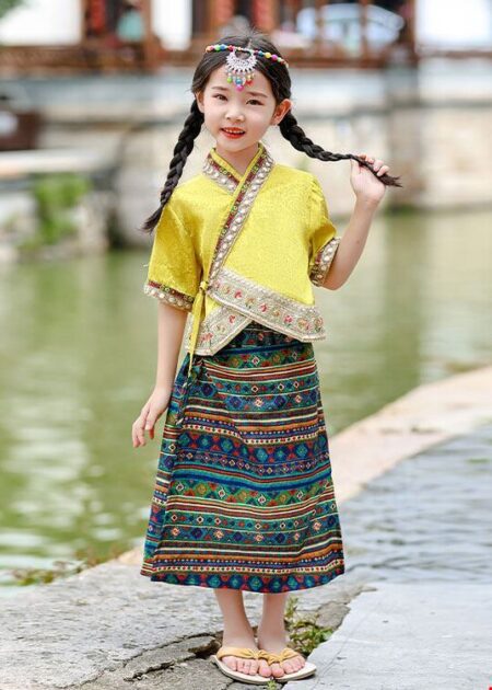 Trang phục Thái Lan mầm non nữ vàng - lập thể
