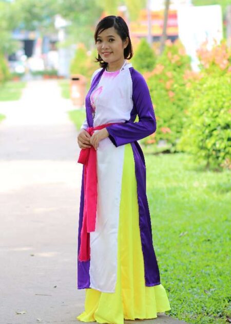 Tứ thân vải phi bóng màu trắng - tím