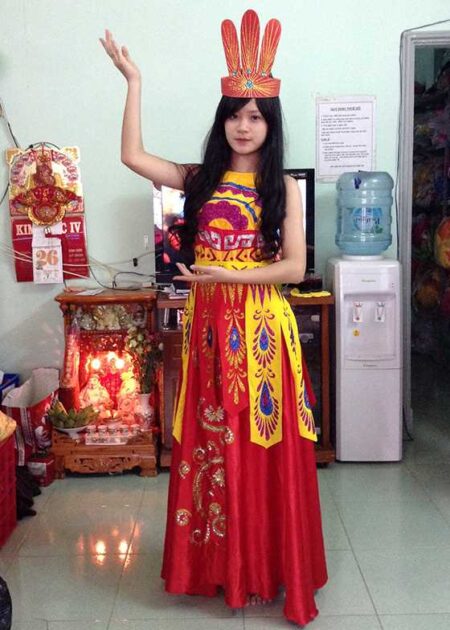 Váy, yếm Âu Lạc nữ đai nhiều tà