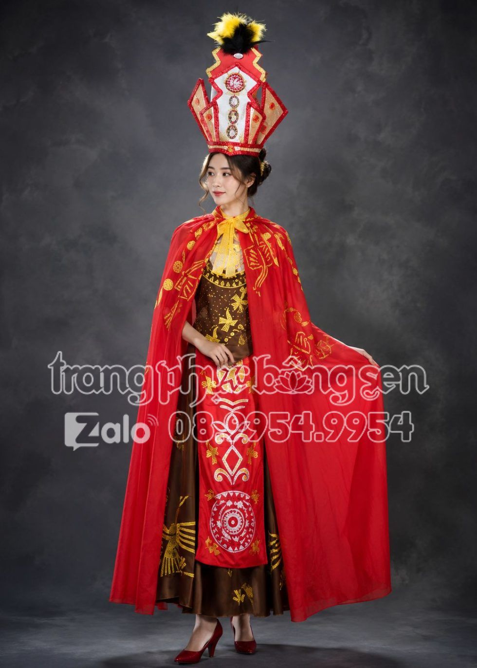 Âu Lạc nữ yếm váy nâu