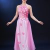 Đầm hồng cổ yếm dán hoa