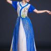 Đầm múa tà xanh trắng đính cườm