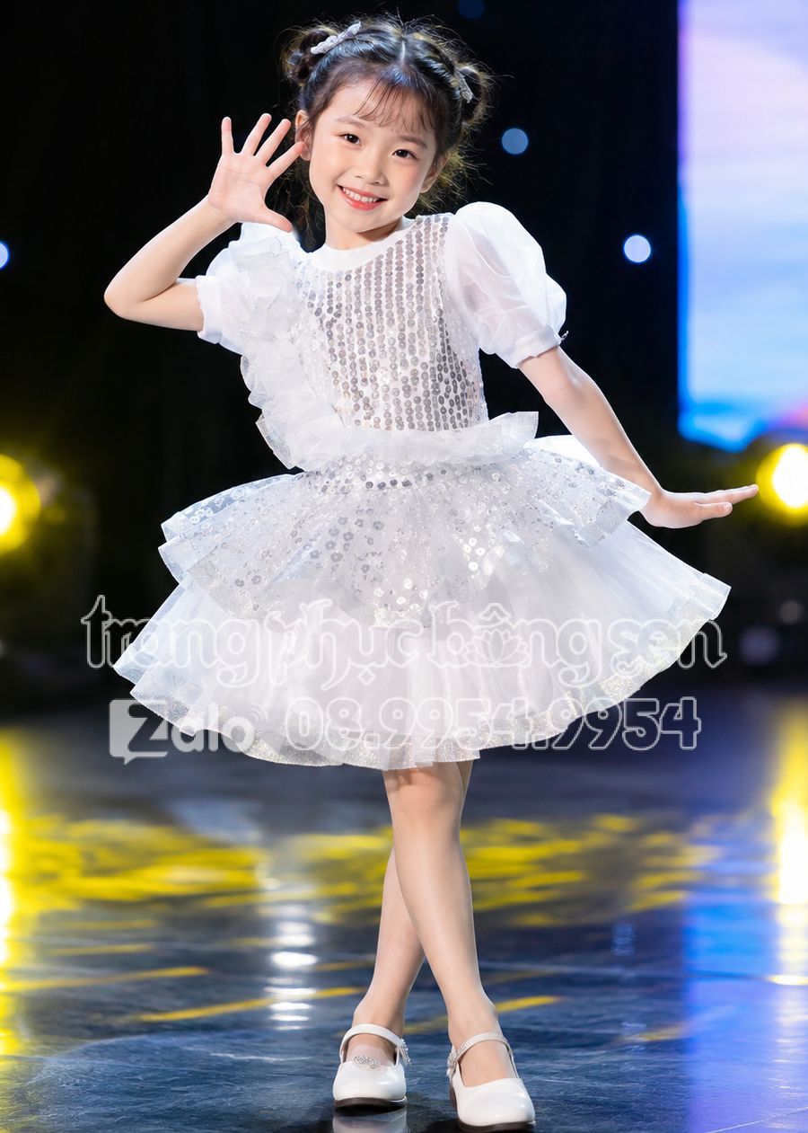 Đầm múa trẻ em kim sa trắng viền bạc