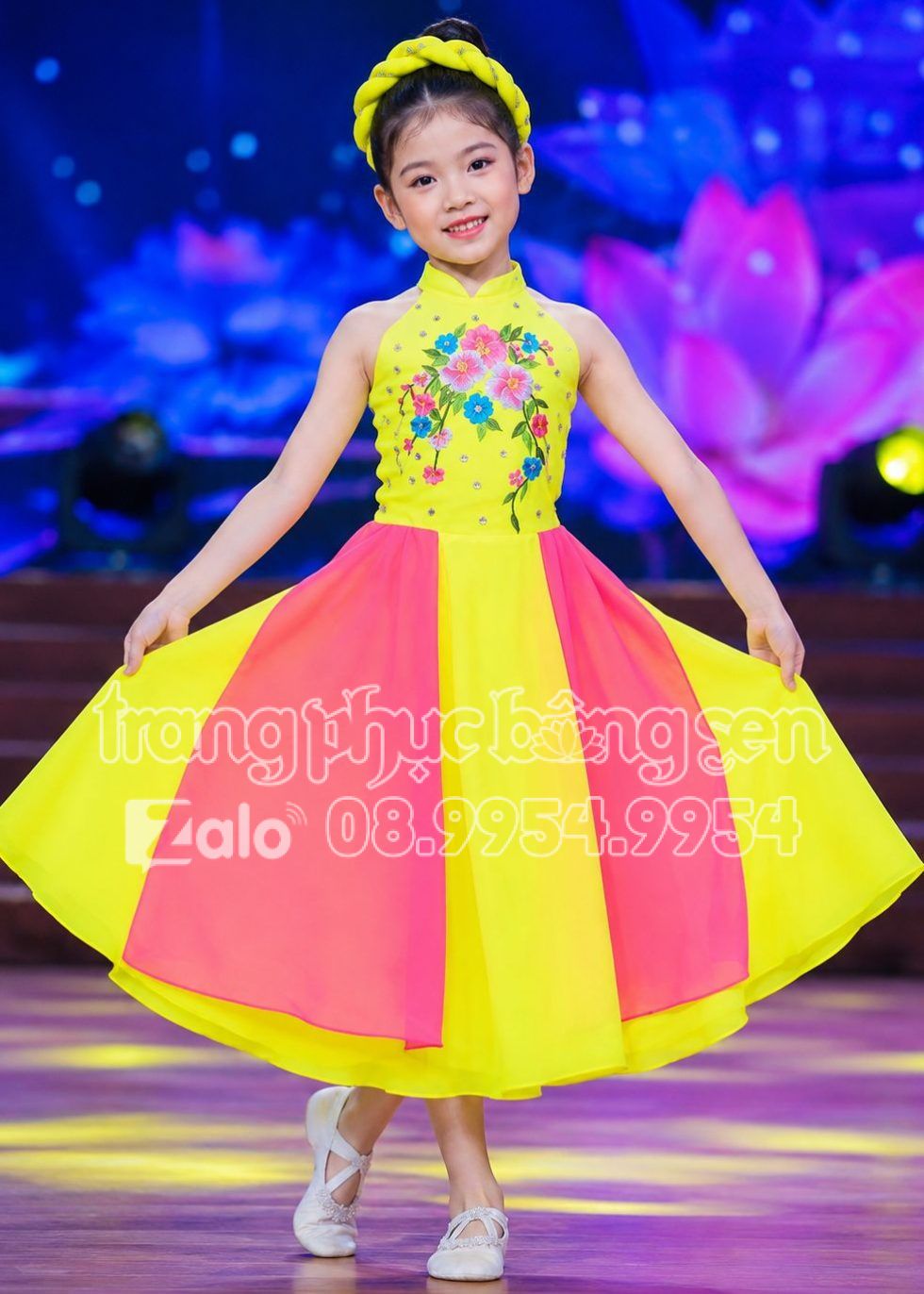 Đầm múa voan dài vàng hồng trẻ em ngực thêu hoa