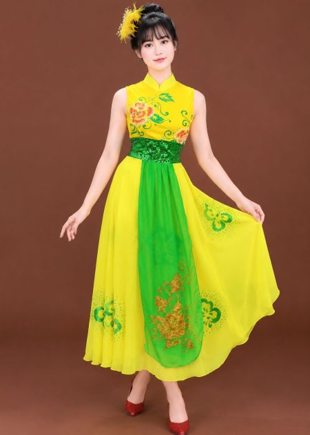 thuê váy múa đầm vàng cổ trụ kết hoa kim sa