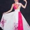 Đầm váy múa trắng hồng hoa ngực