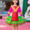 trang phục dân tộc mèo trẻ em áo thun hồng viền vàng váy phi xanh