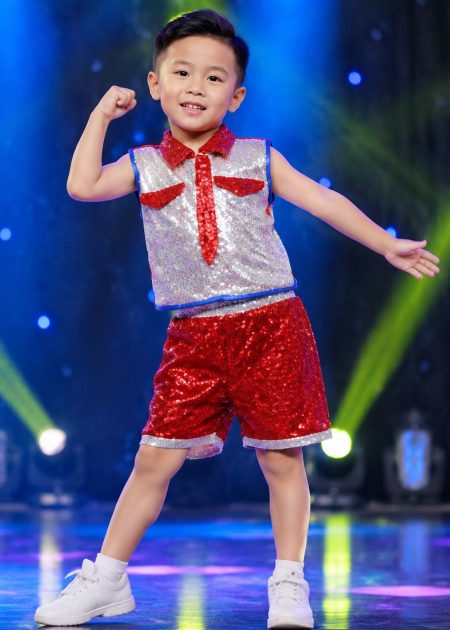 Đồ múa hiện đại mầm non quần áo kim sa trắng đỏ cổ gắn cà vạt