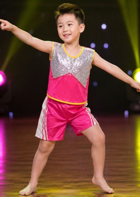 Đồ nhảy aerobic mầm non nam quần áo hồng phối kim sa