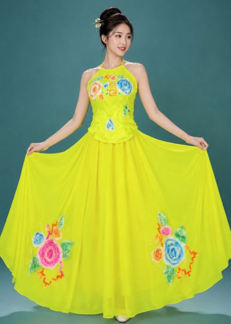 Set yếm váy vàng vẽ hoa