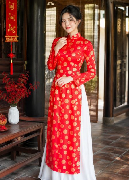 thuê áo dài gấm đồng tiền truyền thống đỏ