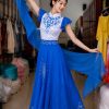 thuê đầm múa biển đảo áo váy rời