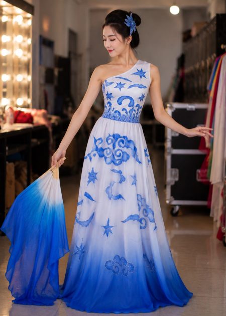 thuê đầm múa biển đảo chéo vai