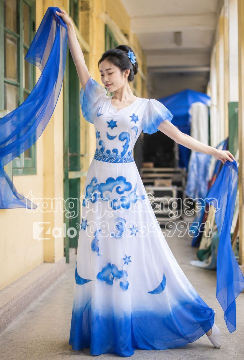 thuê đầm múa biển đảo mây sóng
