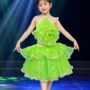thuê váy múa đầm múa trẻ em kim sa xanh cốm bông ngực