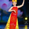 trang phục âu lạc trẻ em yếm đai đỏ trống đồng