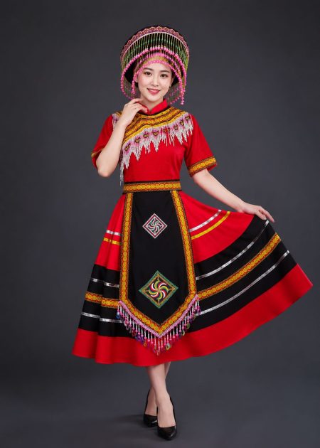 Trang phục dân tộc Mèo H Mông đỏ truyền thống