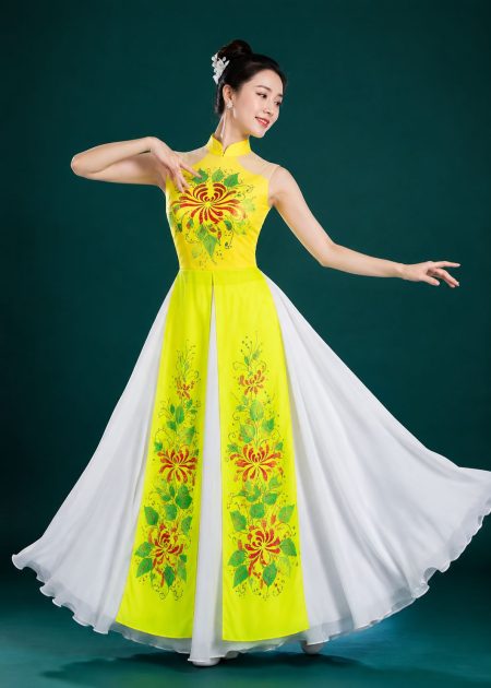 Trang phục hát múa áo dài cách điệu vàng 3 tà hoa cúc
