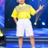 Trang phục hát múa trẻ em nam sơ mi kim sa vàng quần short