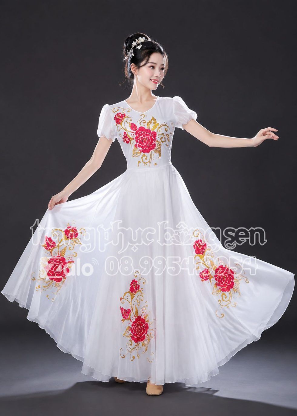 Trang phục múa hát đầm trắng hoa hồng tay cánh tiên