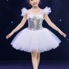 Váy múa trẻ em kim sa trắng kết hoa trắng