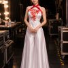 yếm tứ thân trang phục hát múa dân gian yếm trắng thêu đỏ, quần váy trắng
