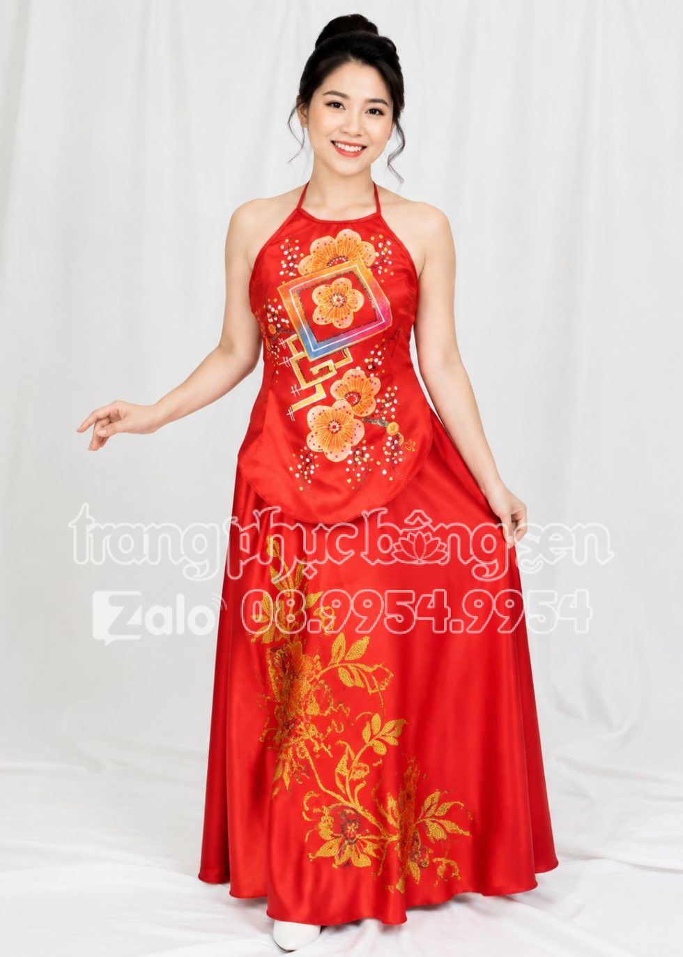 Yếm vẽ màu đỏ - Studio